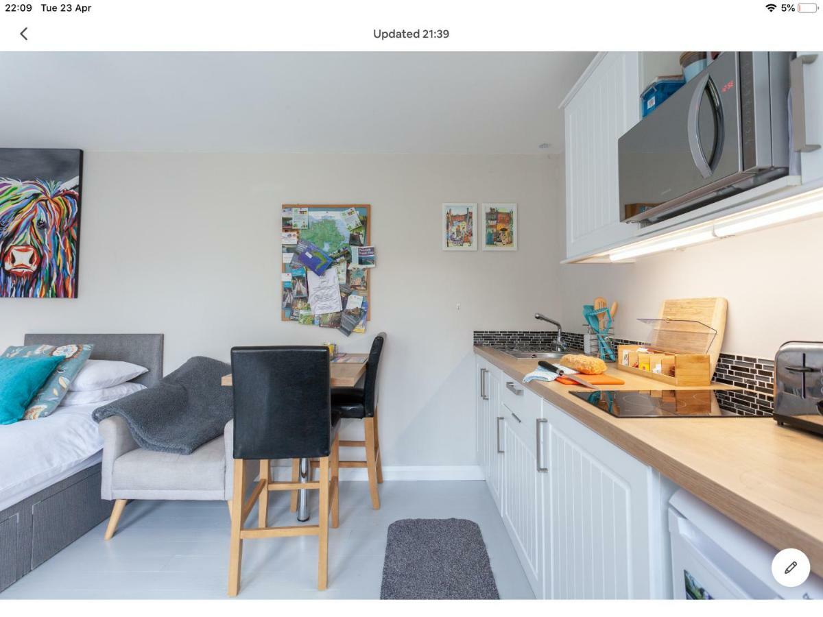 The Studio Castlerock With Hot Tub Bagian luar foto